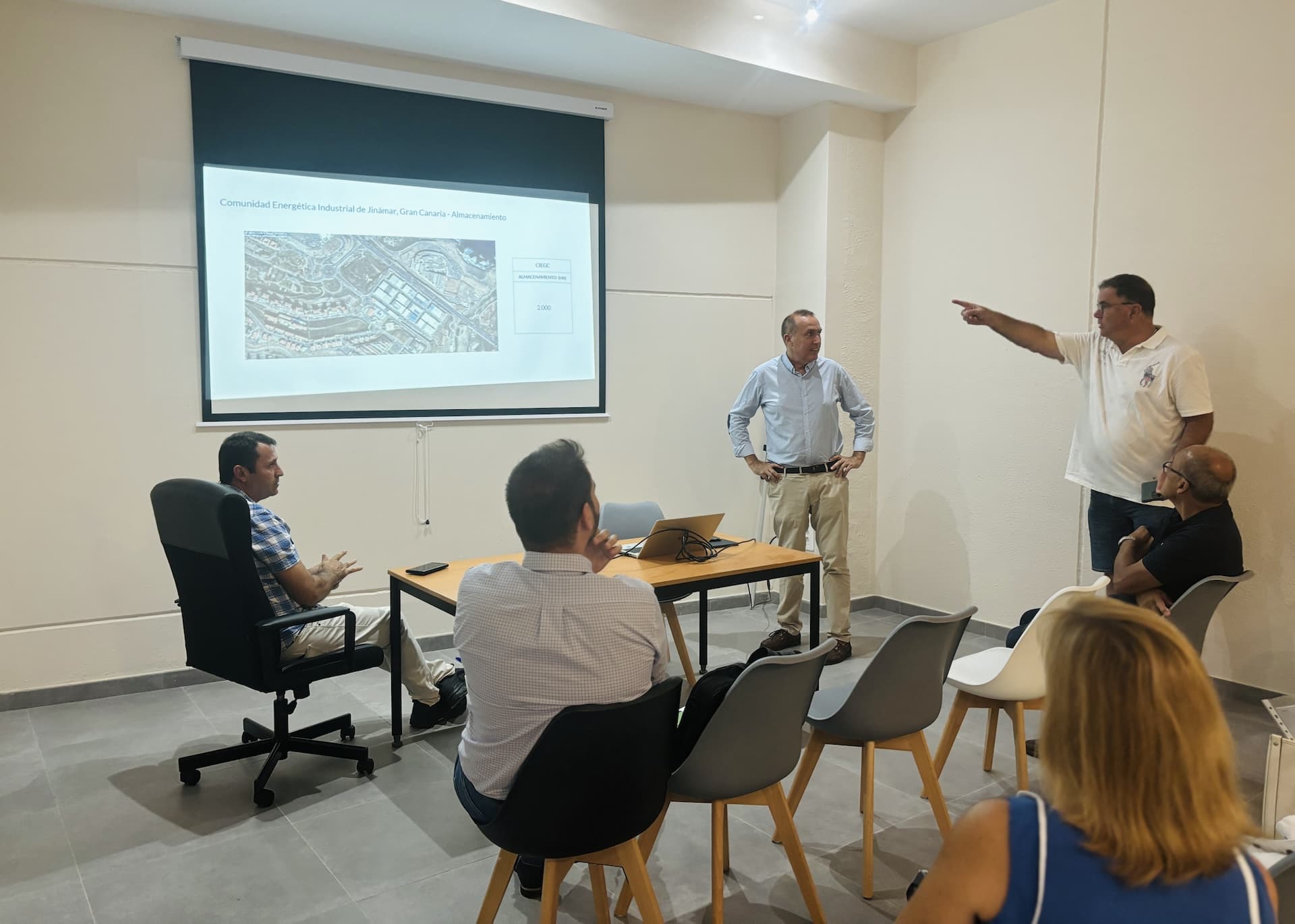 La Comunidad Energética Industrial de Jinámar obtiene 1,5 millones para ocho instalaciones fotovoltaicas
